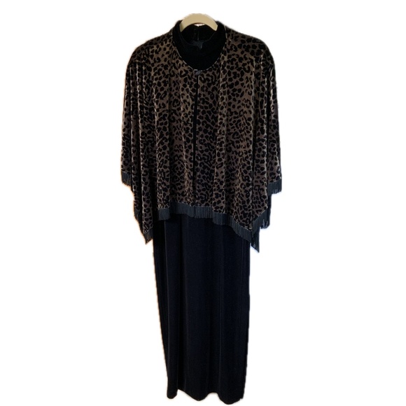 Lori Weidner Designer Black Velvet Evening Dress with Fringed Animal Print Cape - Picture 5 of 9